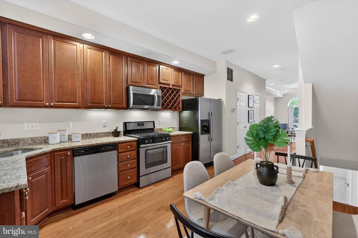 708 S Conkling Street photo 4