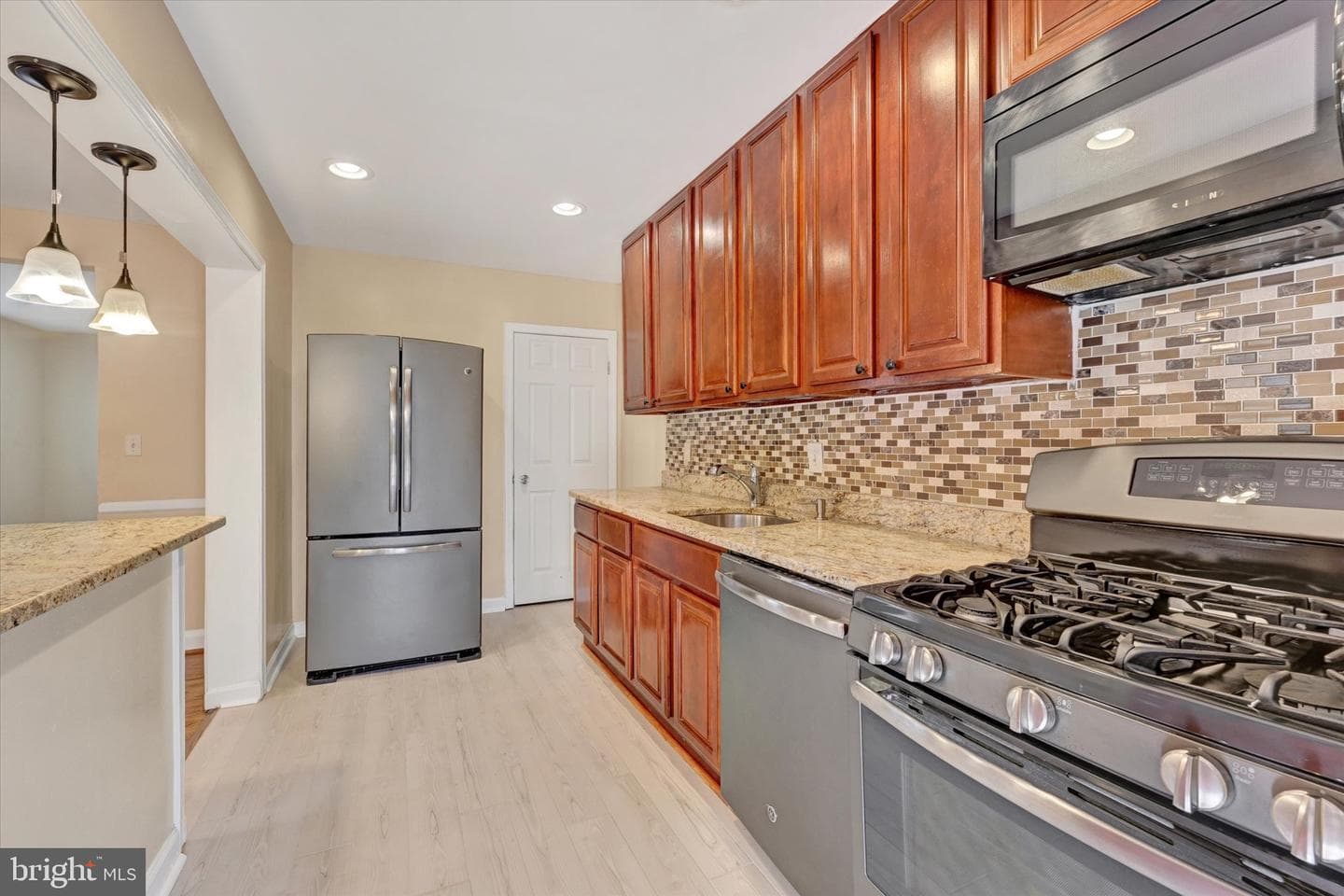 2105 Cloville Avenue photo 12
