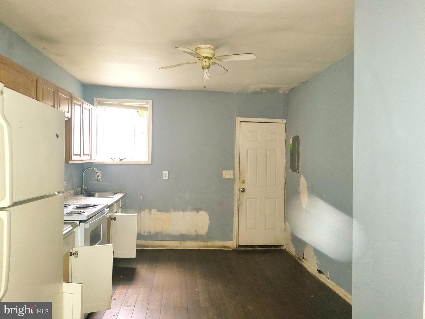 2021 Ashton St photo 4