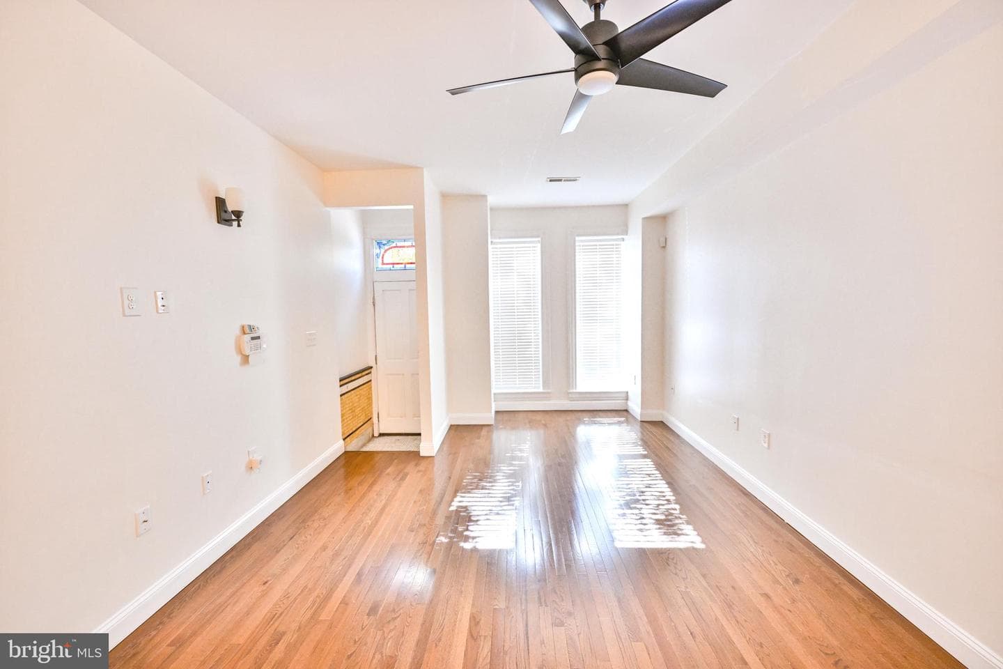 135 N Luzerne Avenue photo 3