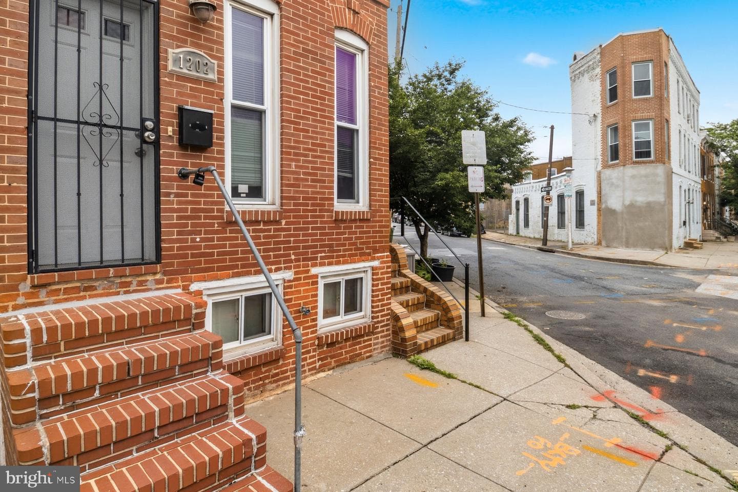 1202 W Cross Street photo 3