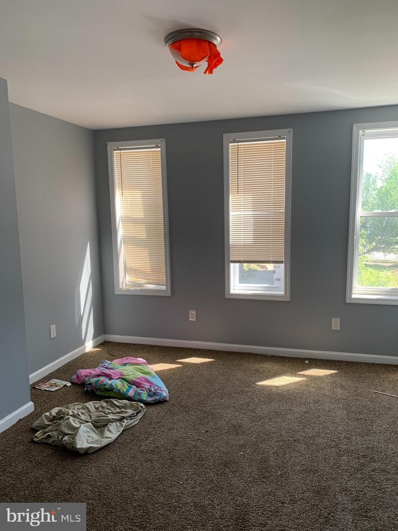 1122 N Montford Avenue photo 14