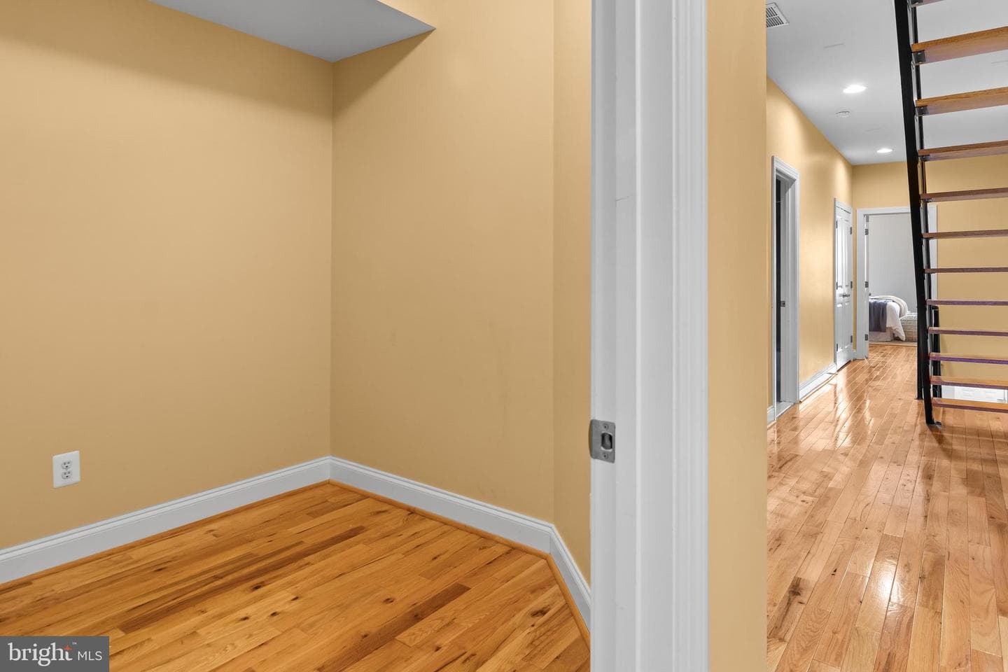2912 Dillon Street photo 22