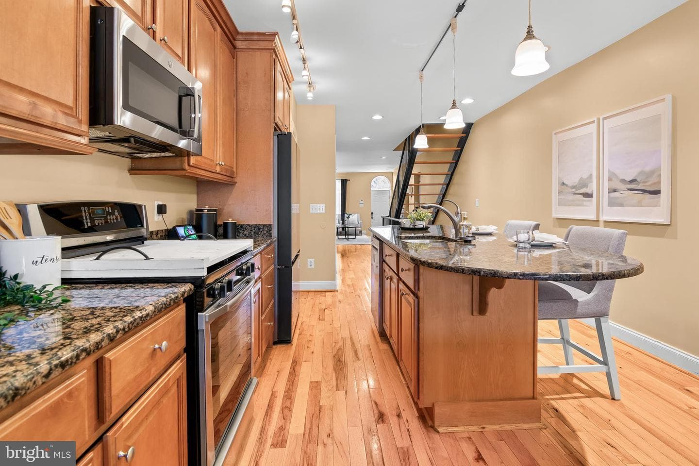 2912 Dillon Street photo 9