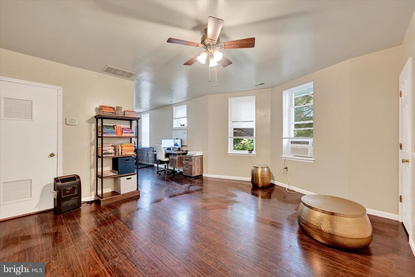 2072 Linden Avenue photo 28