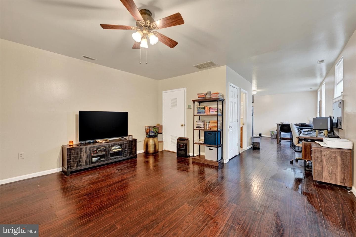 2072 Linden Avenue photo 29