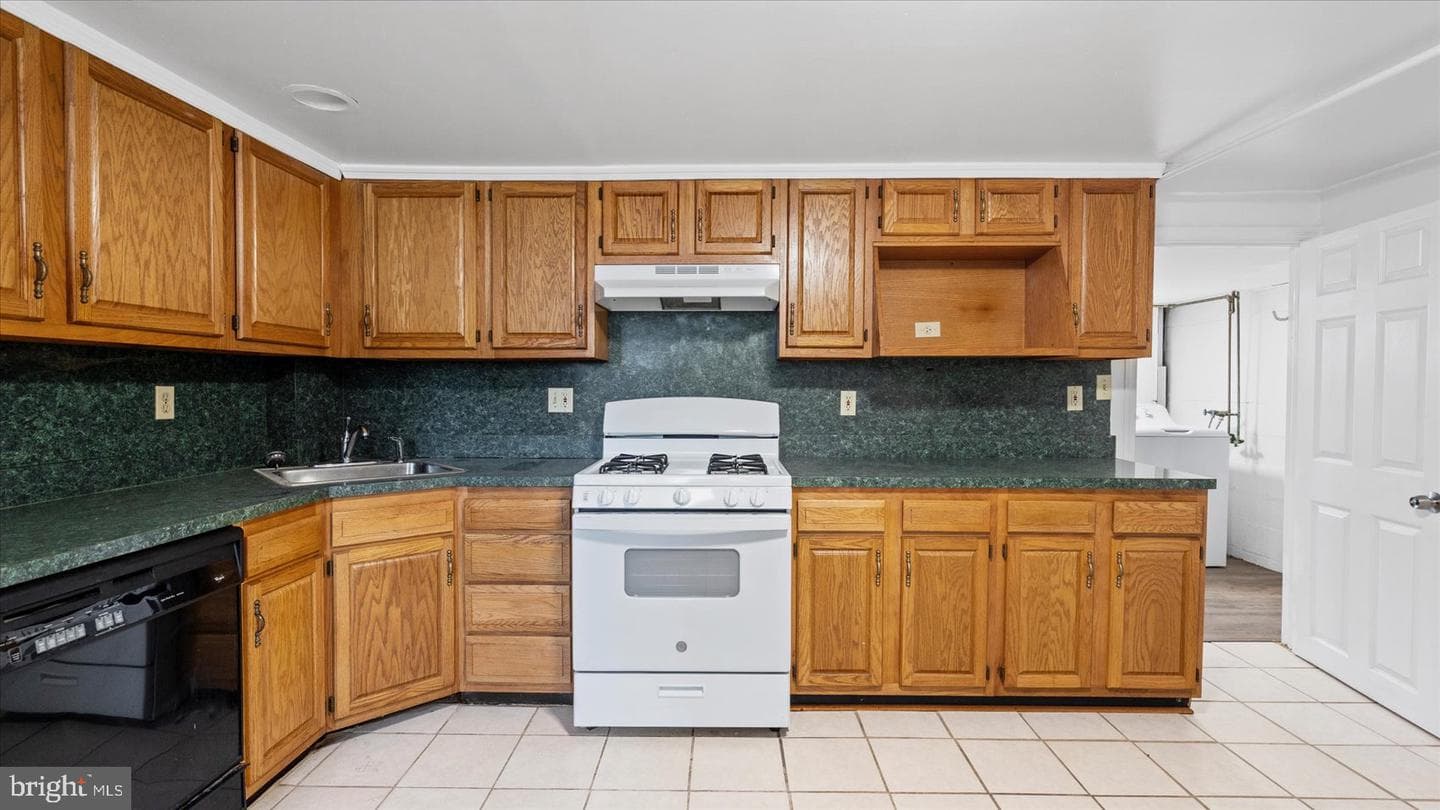2905 E Federal Street photo 19