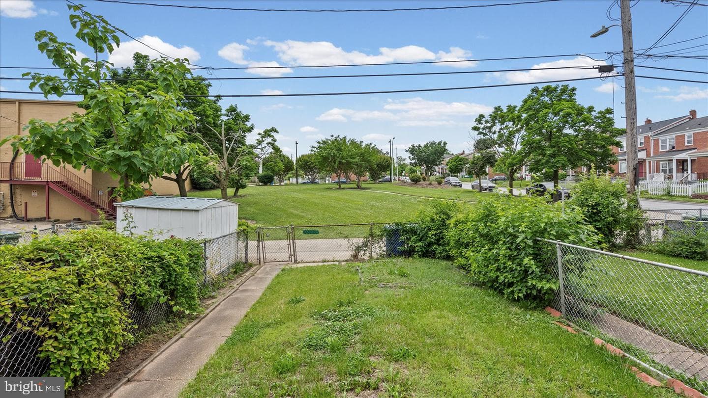 2905 E Federal Street photo 39