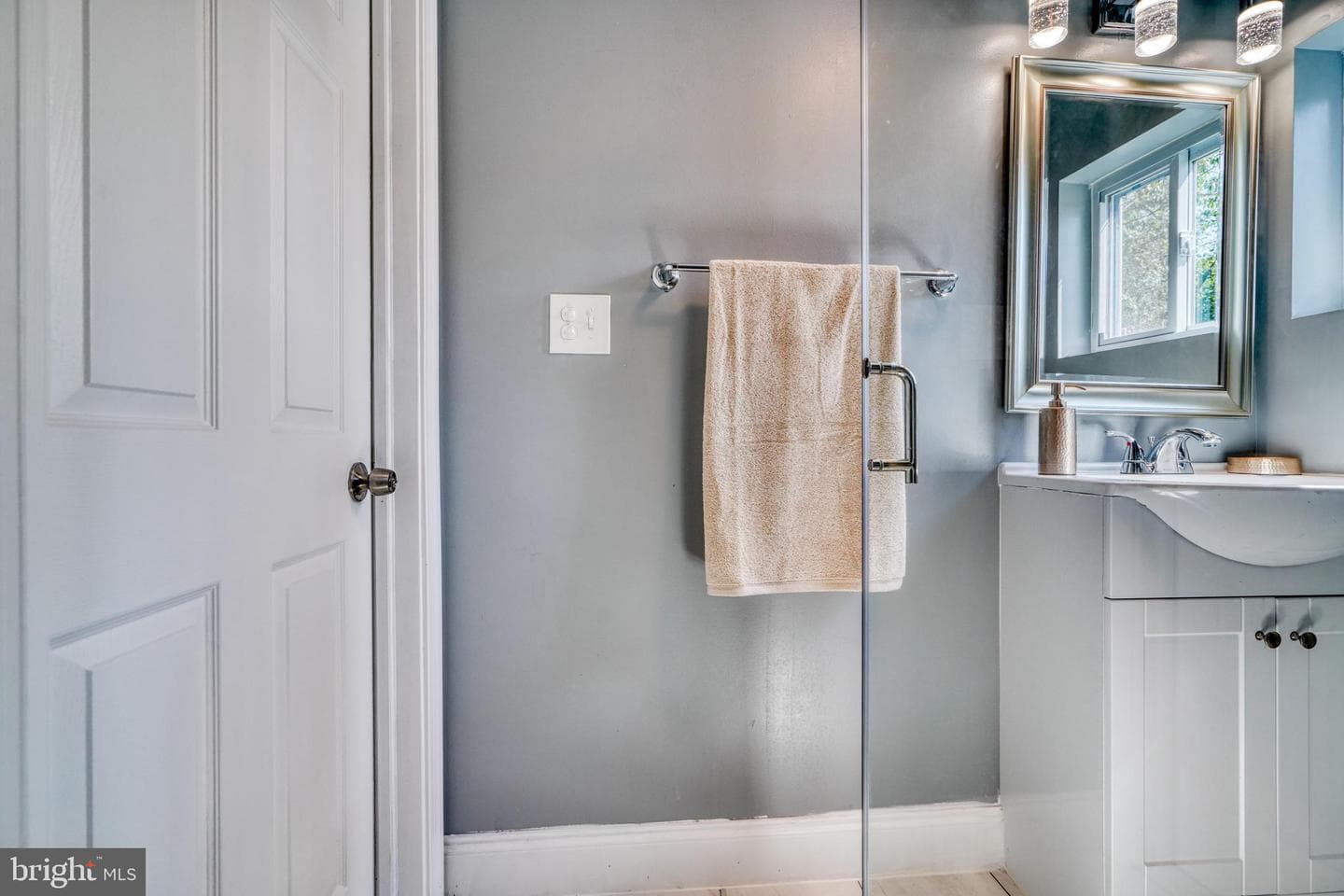 4906 Grindon Avenue photo 40