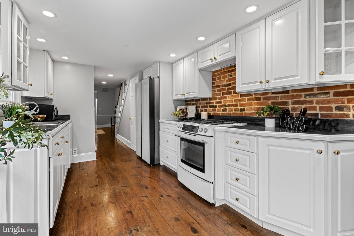 112 Montgomery Street photo 15