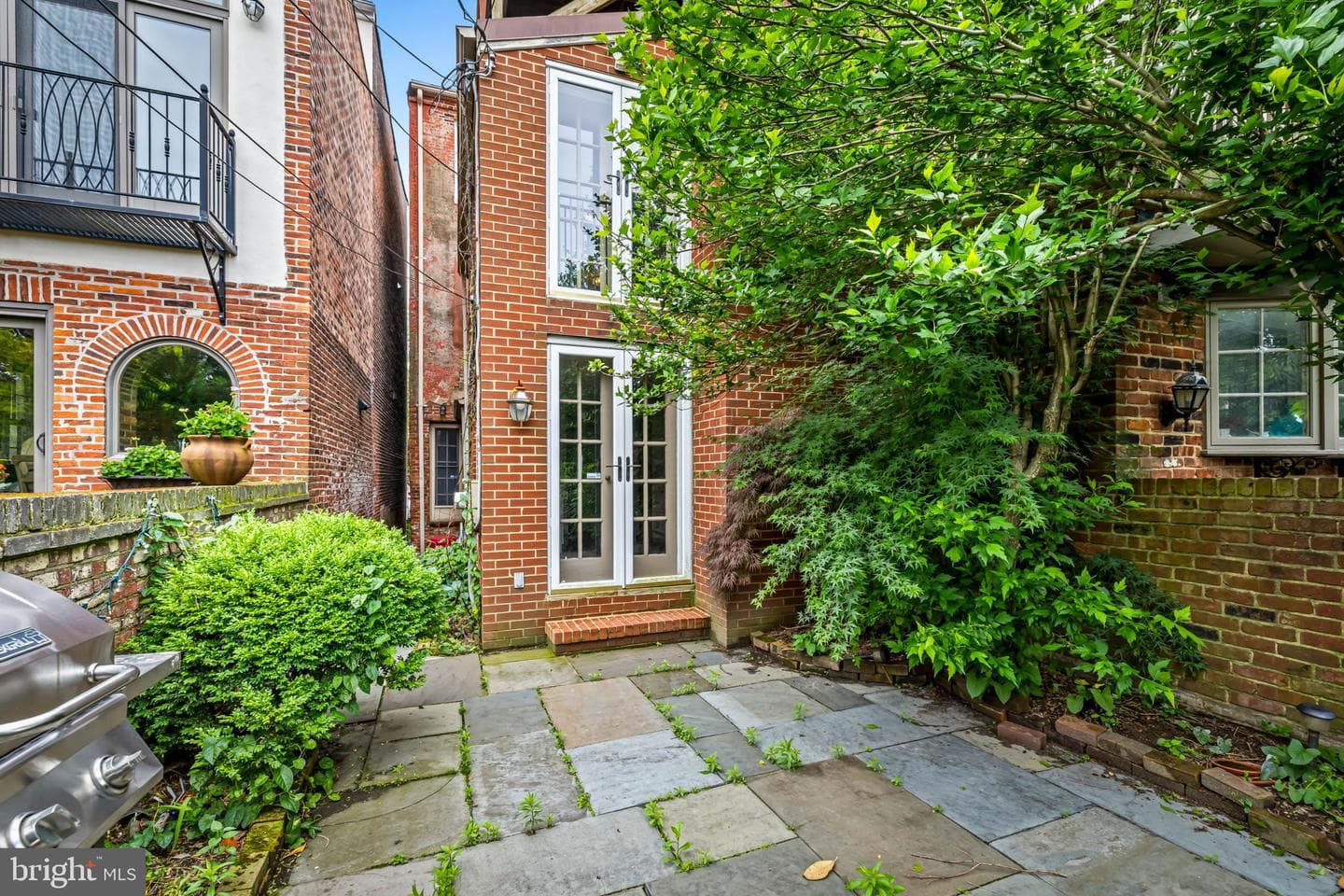 112 Montgomery Street photo 20