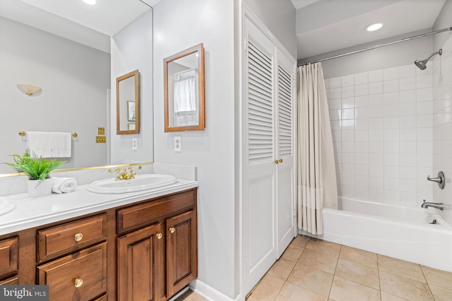 112 Montgomery Street photo 30