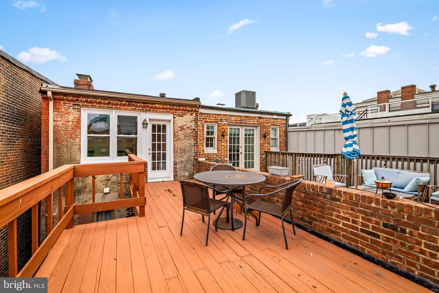 112 Montgomery Street photo 40