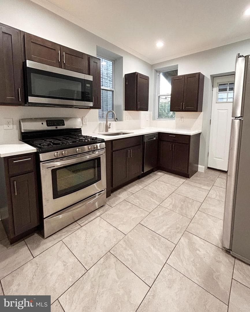 709 Belgian Avenue photo 8