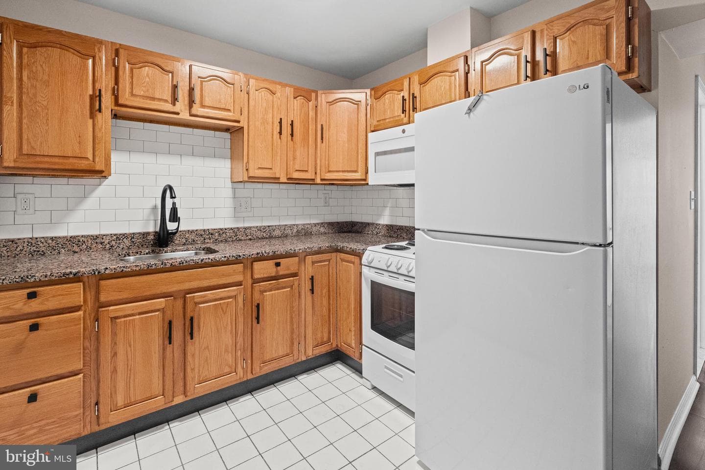 2217 Linden Ave photo 5