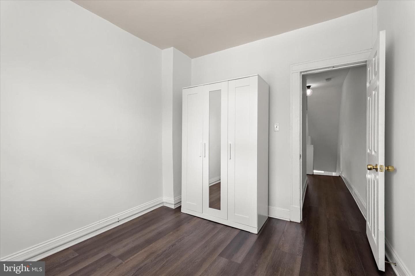 4442 Newport Avenue photo 20