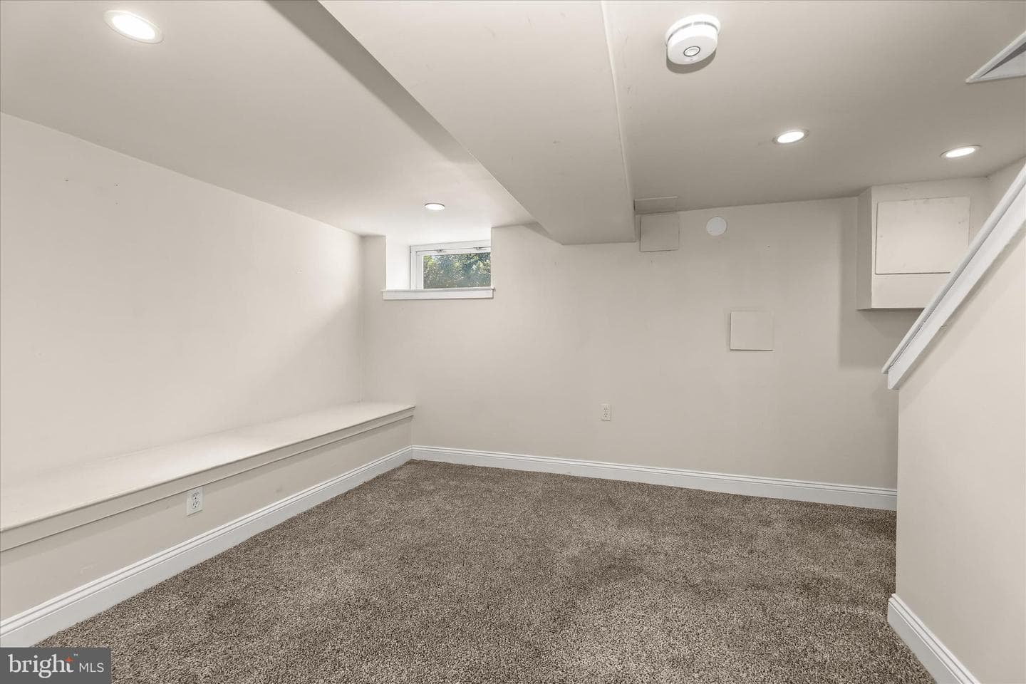 4442 Newport Avenue photo 22
