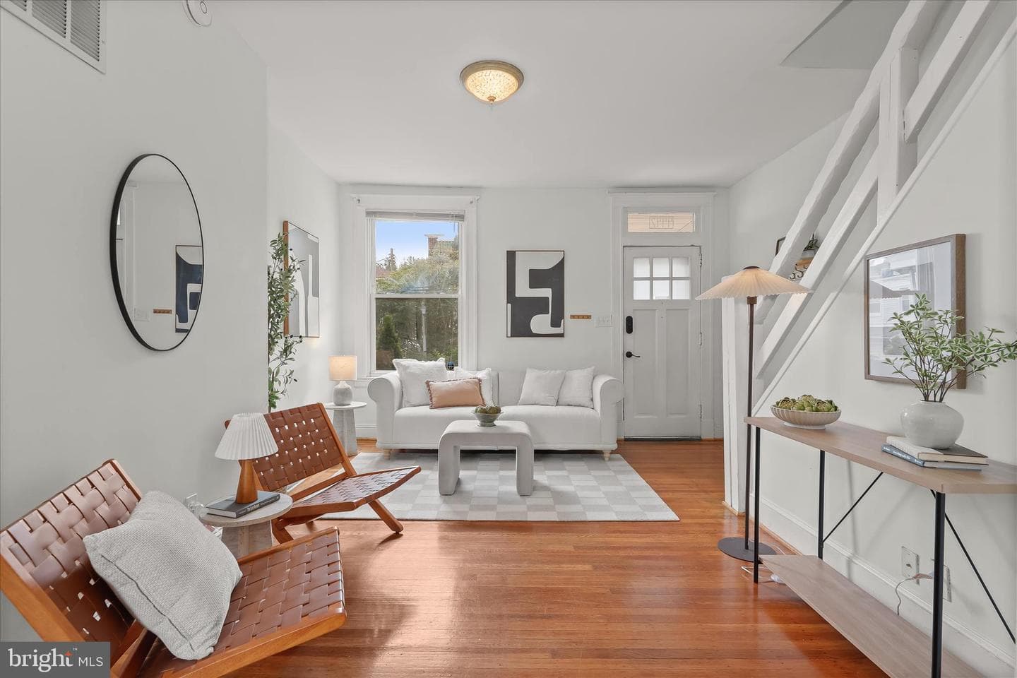 4442 Newport Avenue photo 4