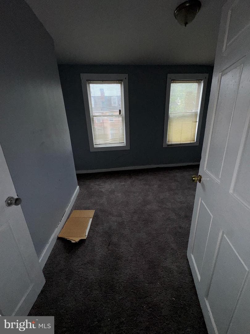 1006 Hollins St photo 6