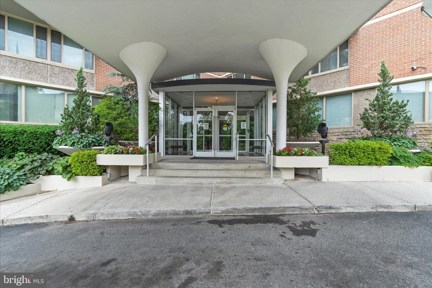 1 E University Parkway #1304 photo 2