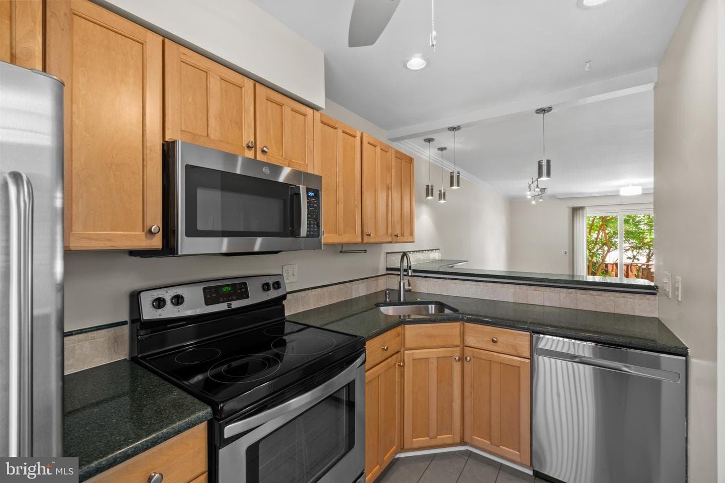 1104 S Streeper Street photo 10
