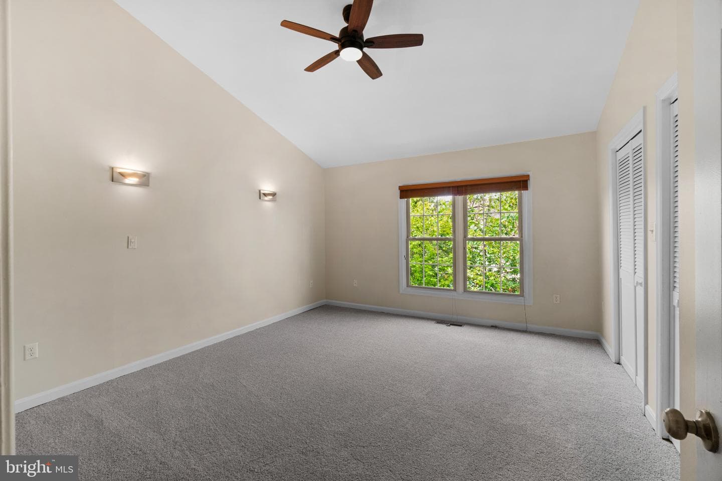 1104 S Streeper Street photo 18