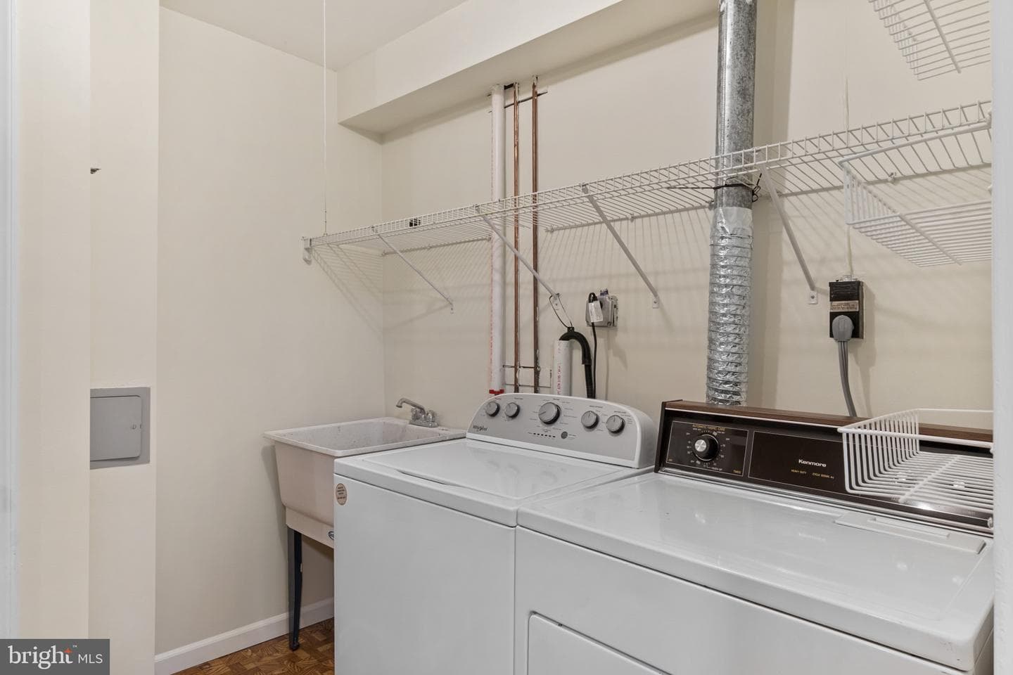 1104 S Streeper Street photo 32