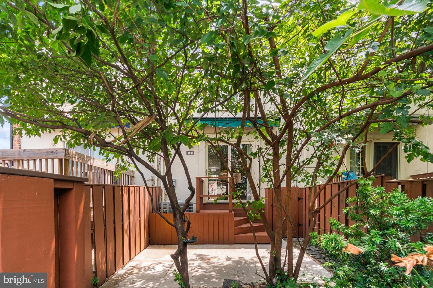 1104 S Streeper Street photo 34