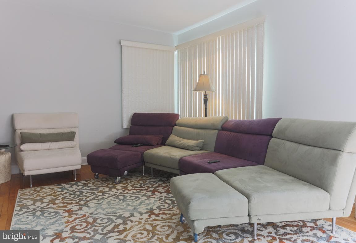 2707 Talbot Road photo 9