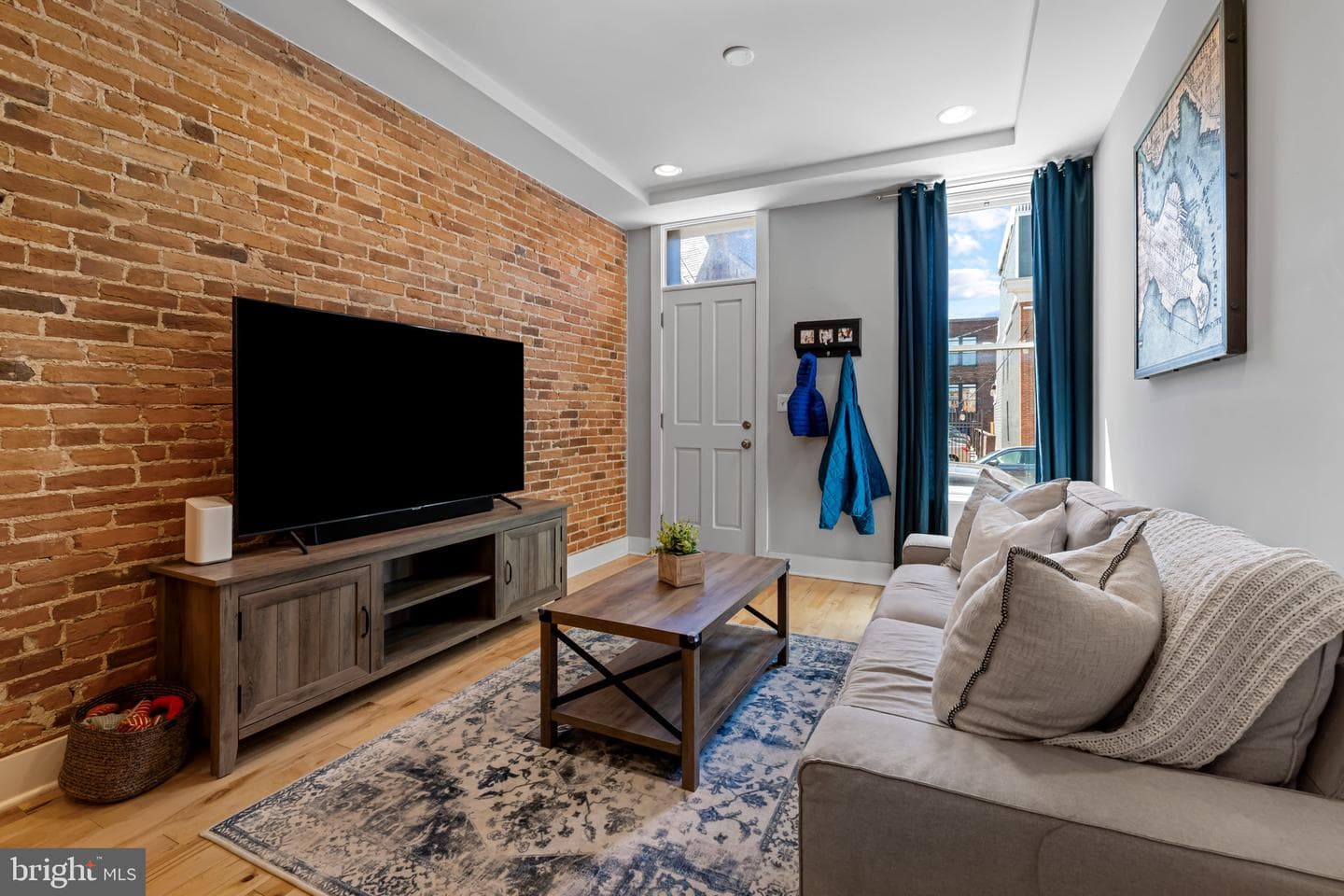 1461 Towson Street photo 3