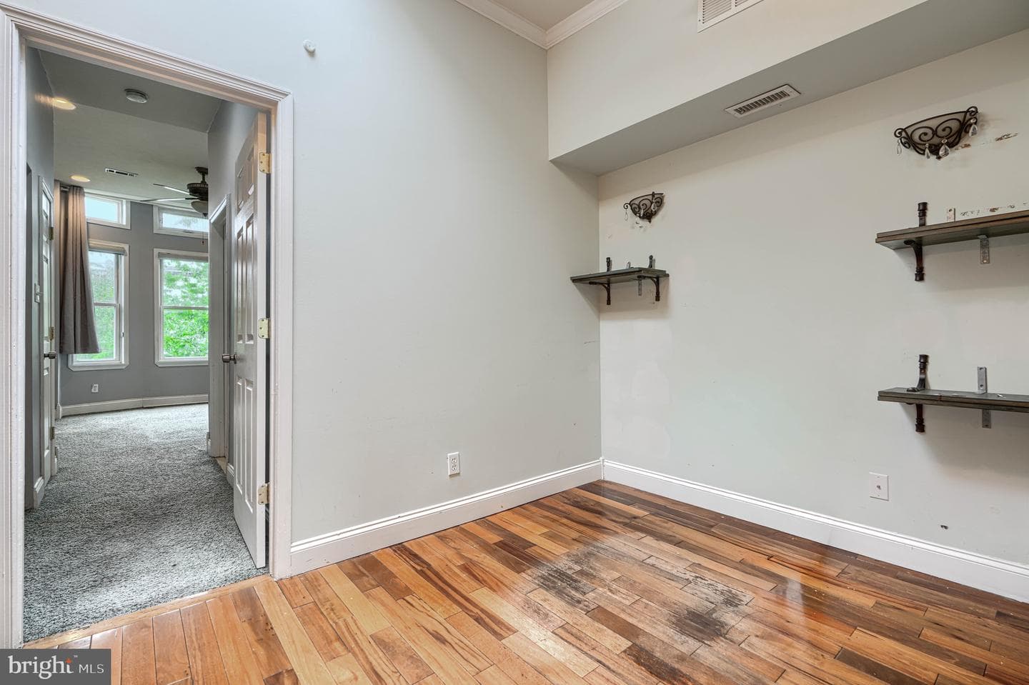 518 S Newkirk Street photo 15