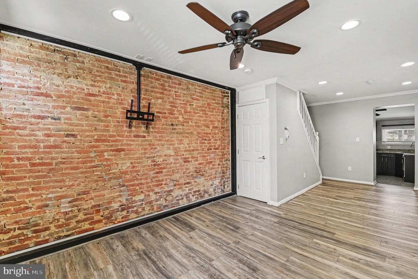 111 E Fort Ave photo 4