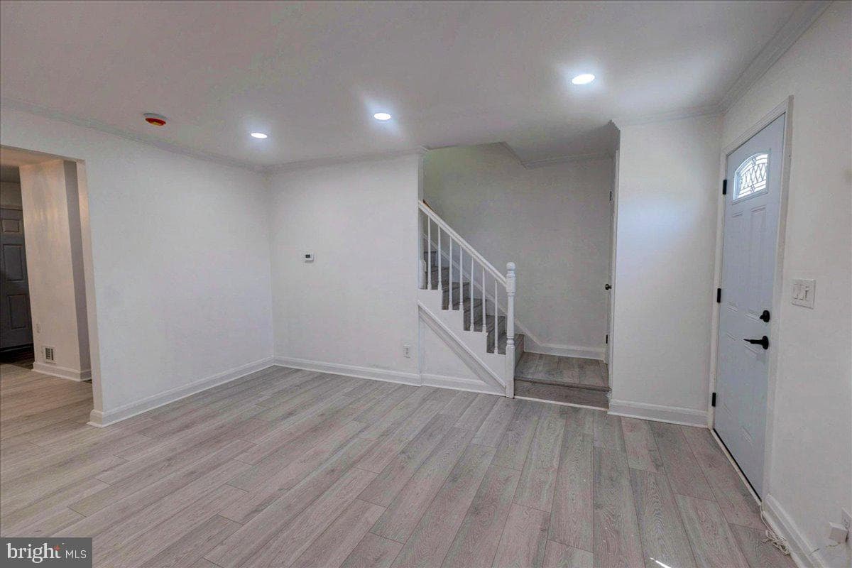 303 Charter Oak Avenue photo 4