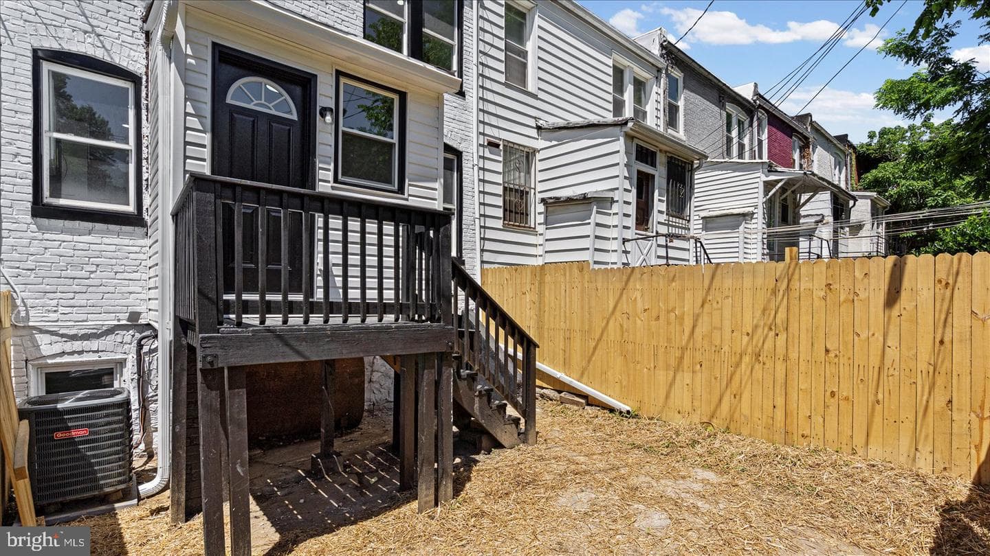 1007 N Rosedale Street photo 39