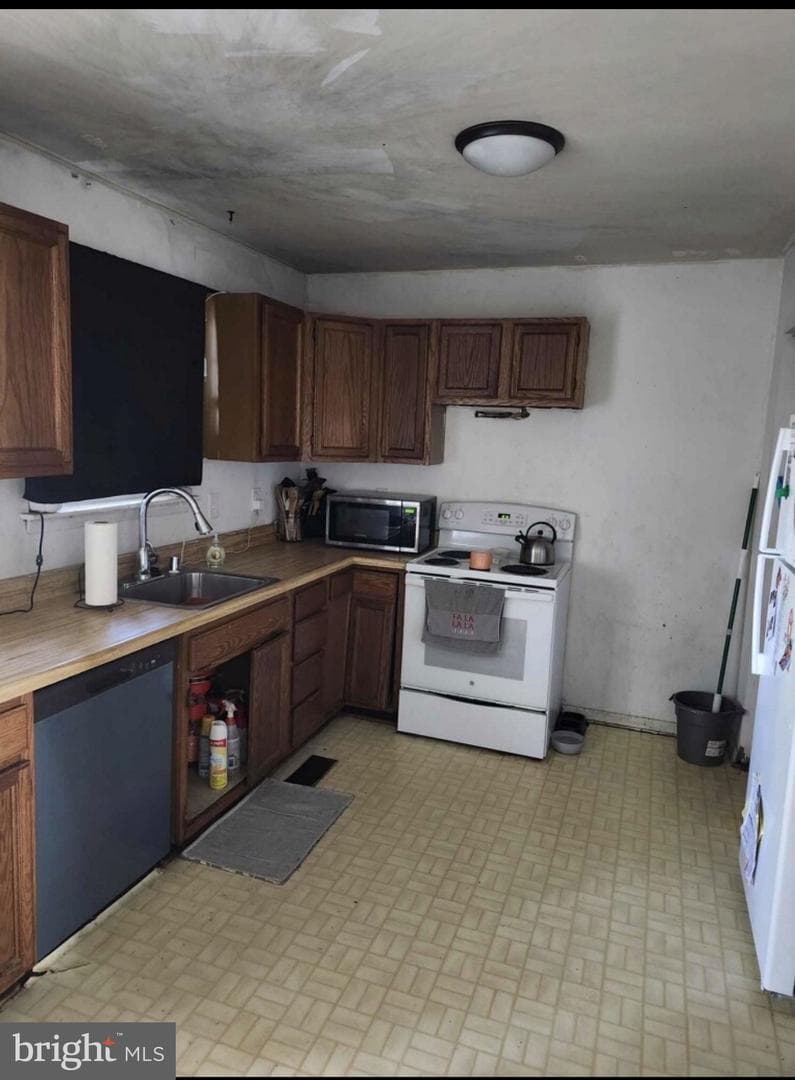 1204 Violette Avenue photo 3