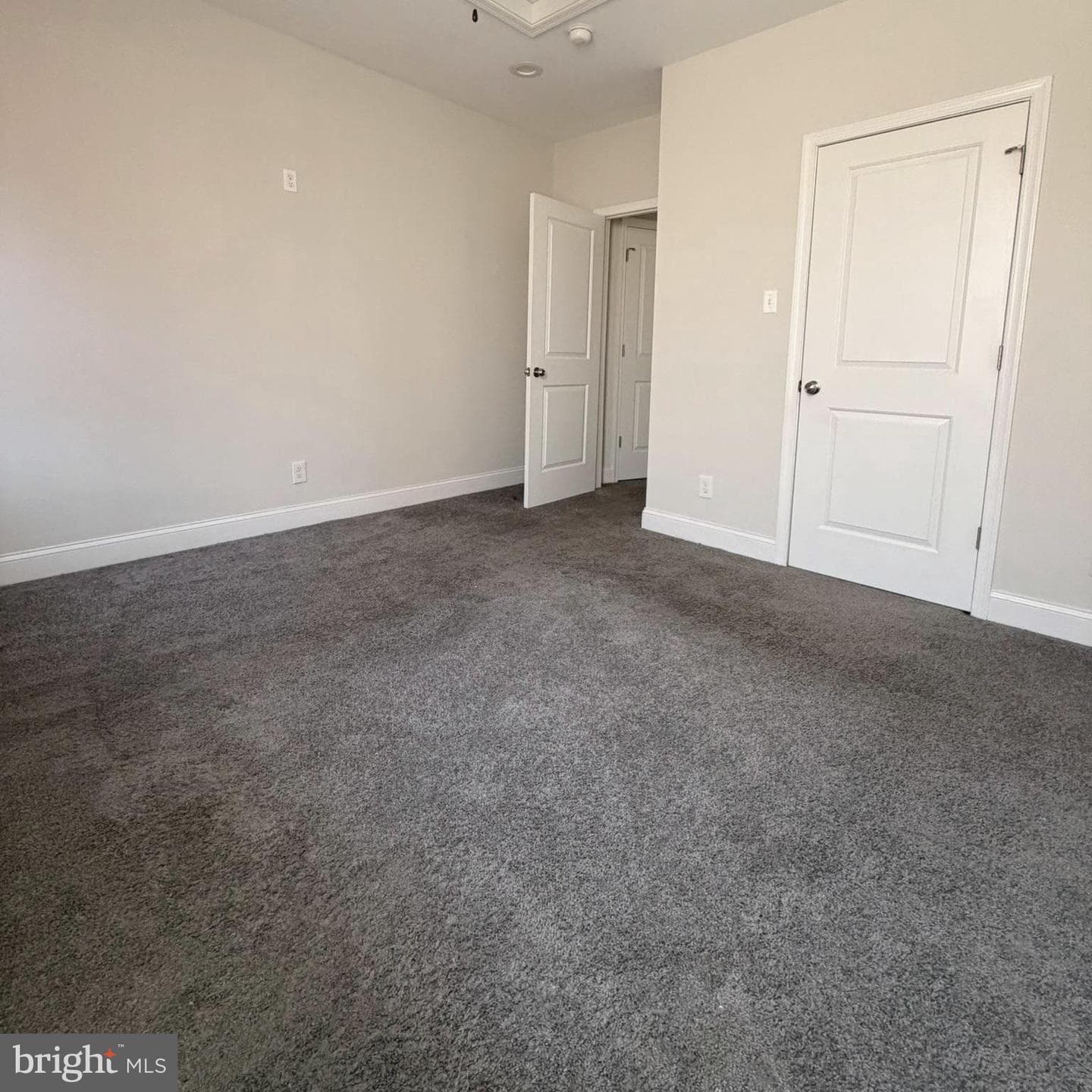 2631 W Cold Spring Lane photo 11