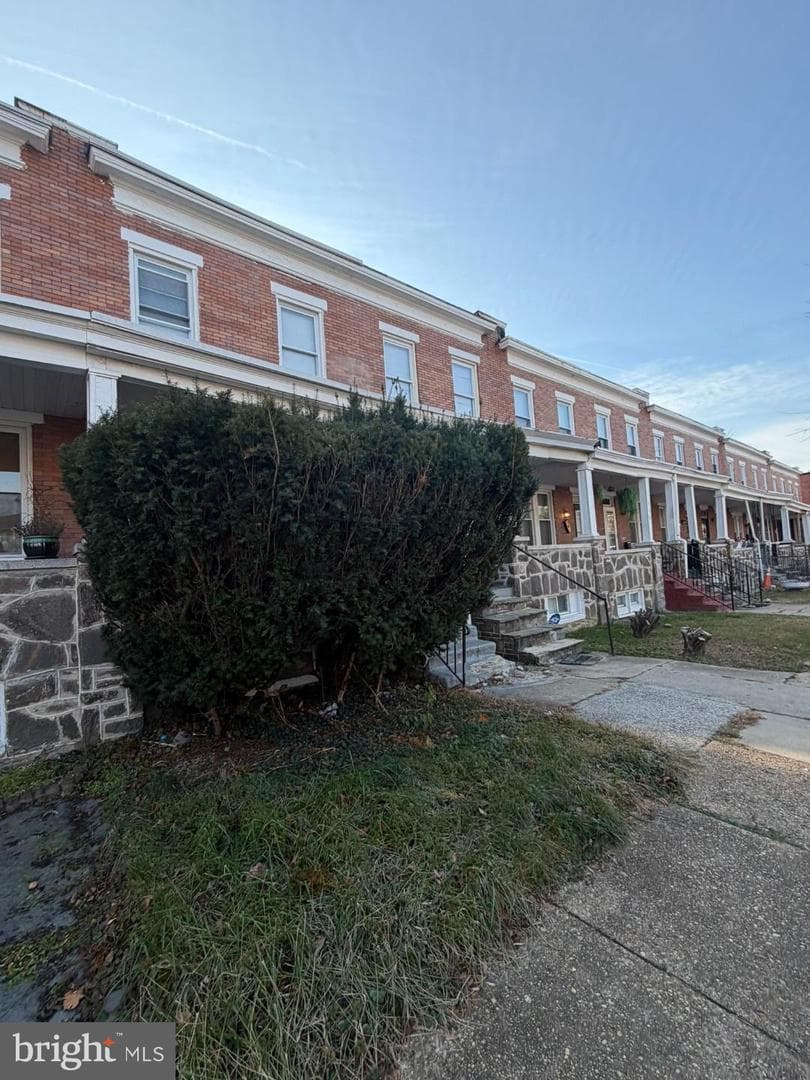 319 N Monastery Avenue photo 4