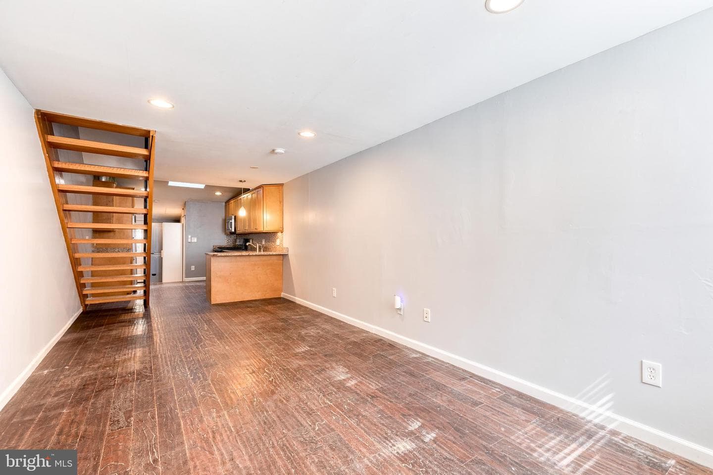 302 S Duncan Street photo 8