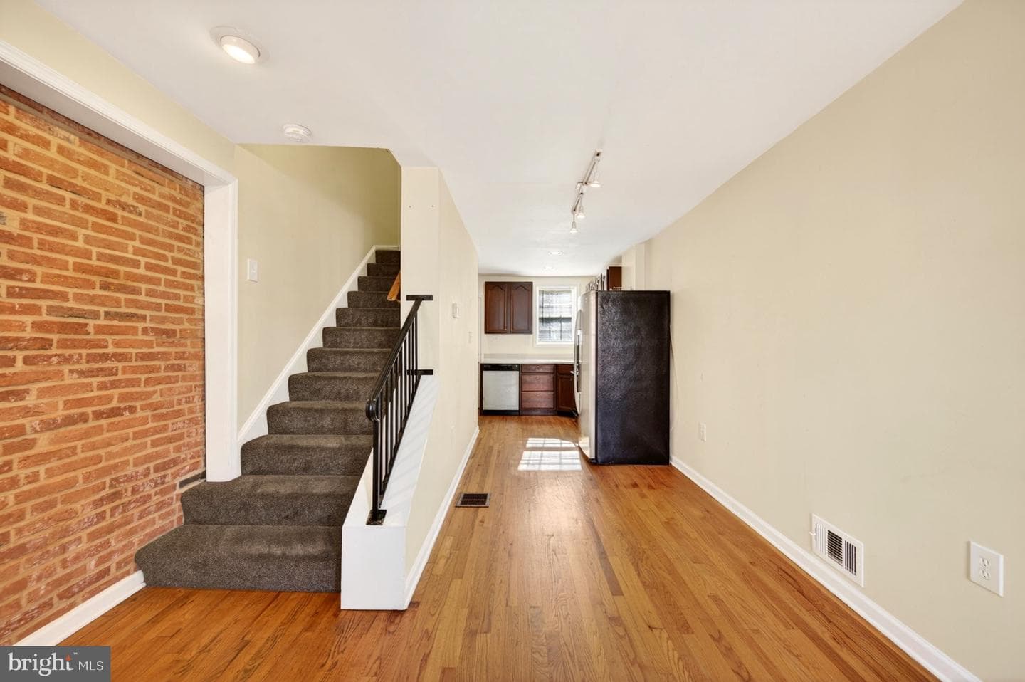 624 Wyeth Street photo 4
