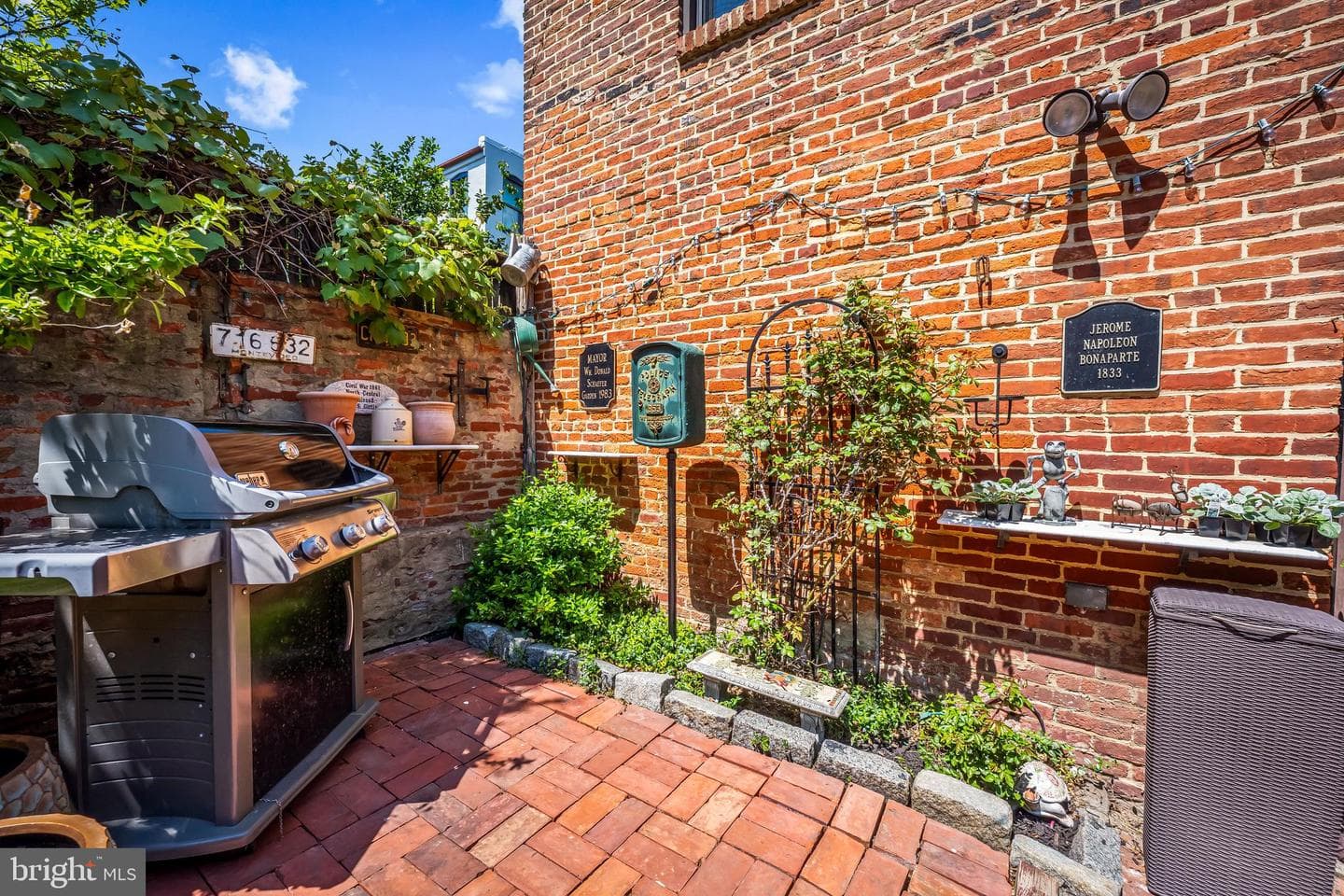 1807 Lancaster Street photo 10