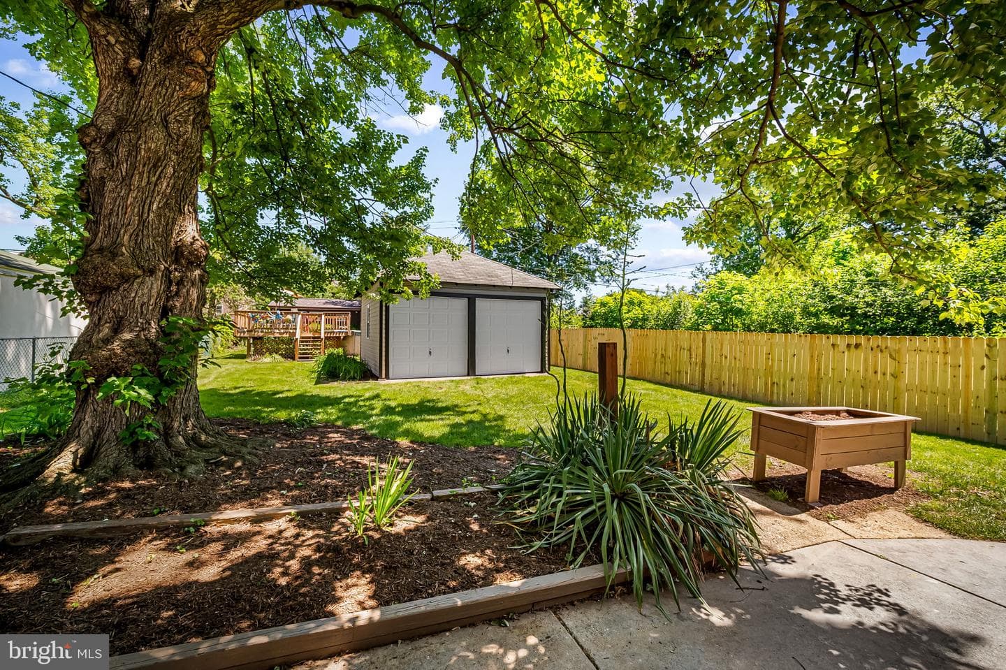 3210 Chesley Avenue photo 40