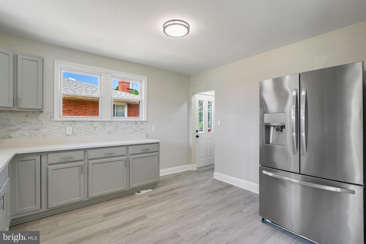 5412 Biddison Avenue photo 4