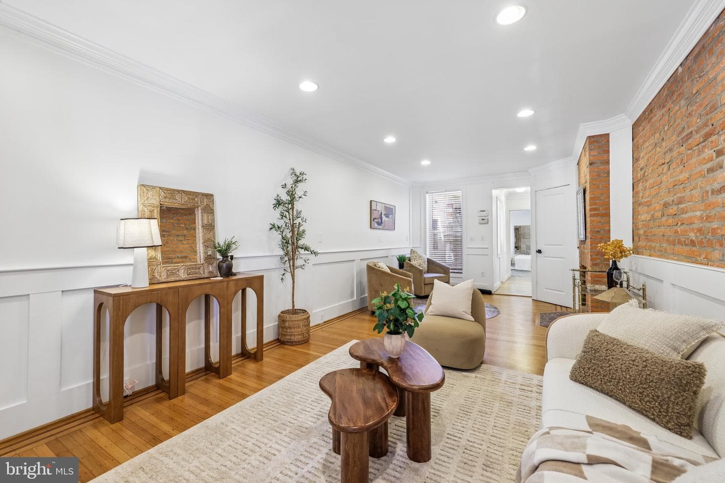 1232 Riverside Avenue photo 4
