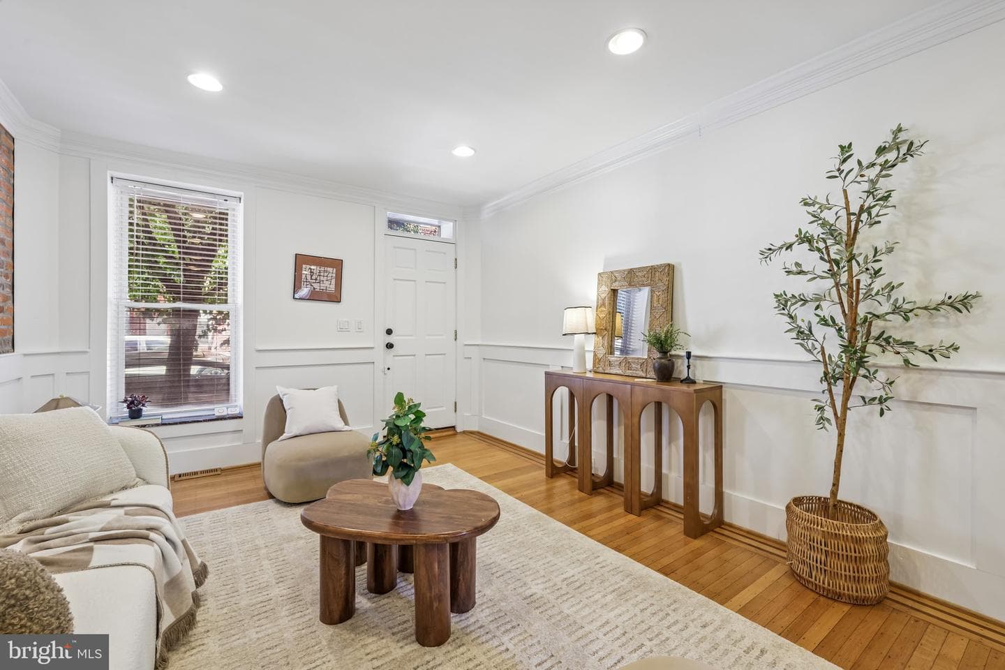 1232 Riverside Avenue photo 5