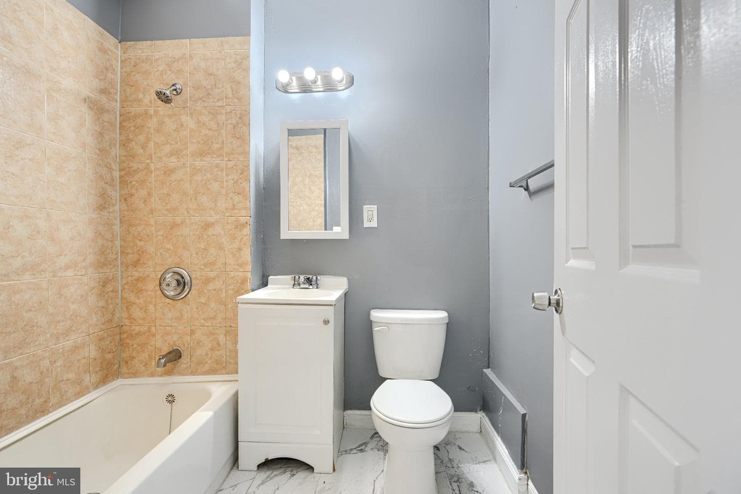 702 Kenwood Avenue photo 23