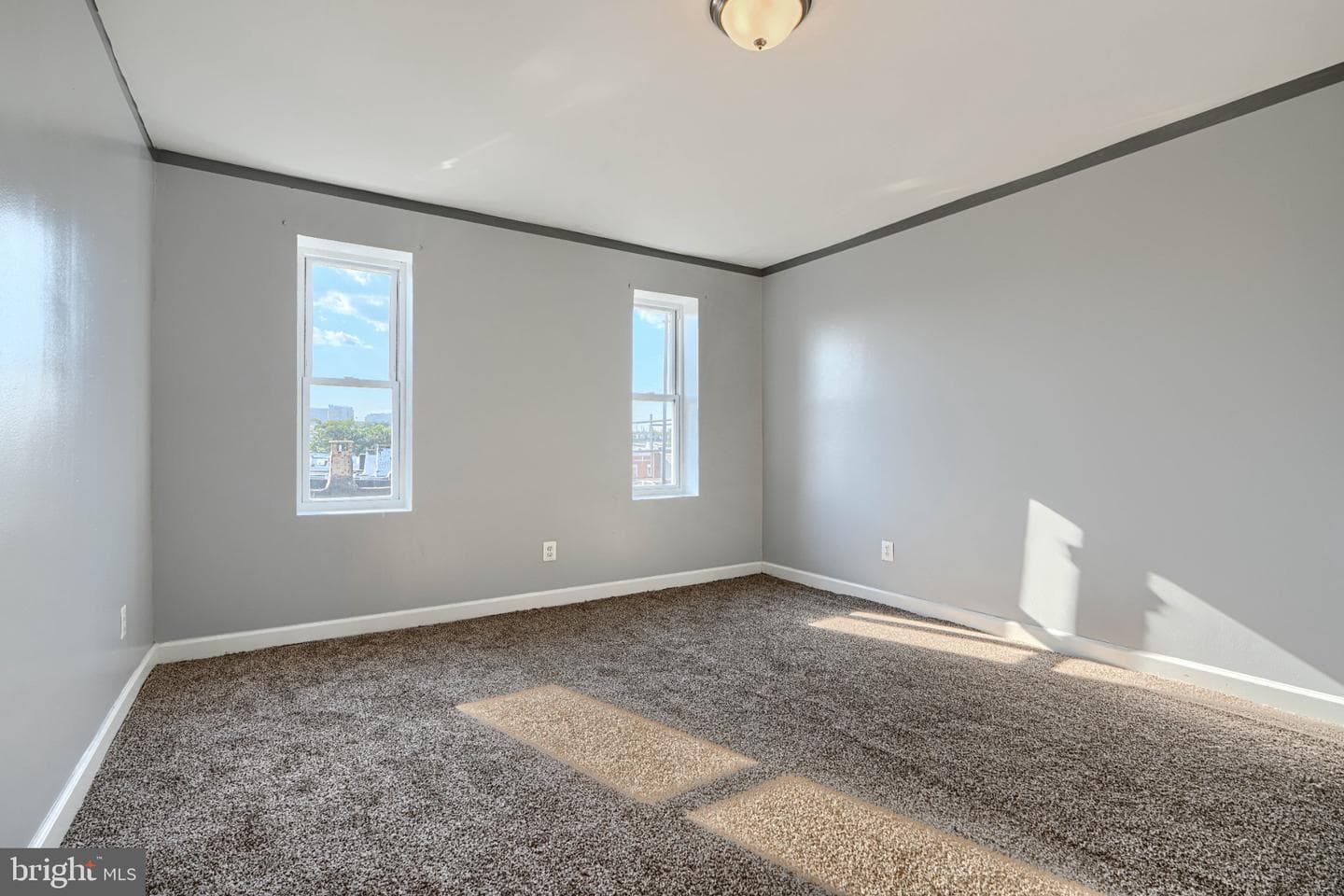 702 Kenwood Avenue photo 27