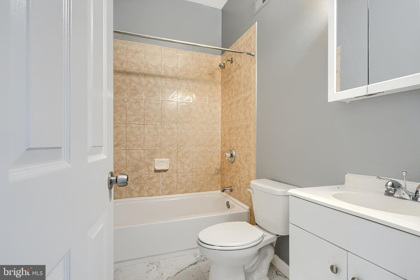 702 Kenwood Avenue photo 34