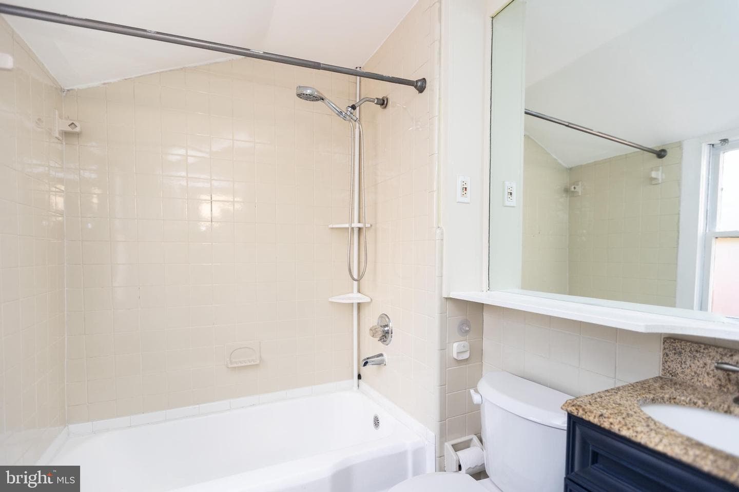113 E Churchill Street photo 10