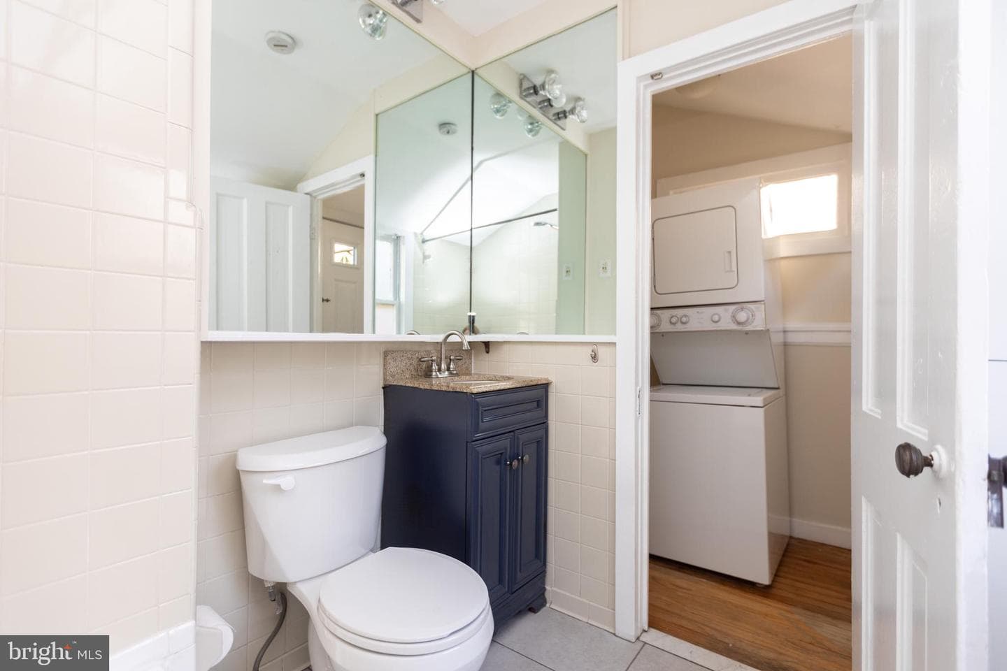 113 E Churchill Street photo 11