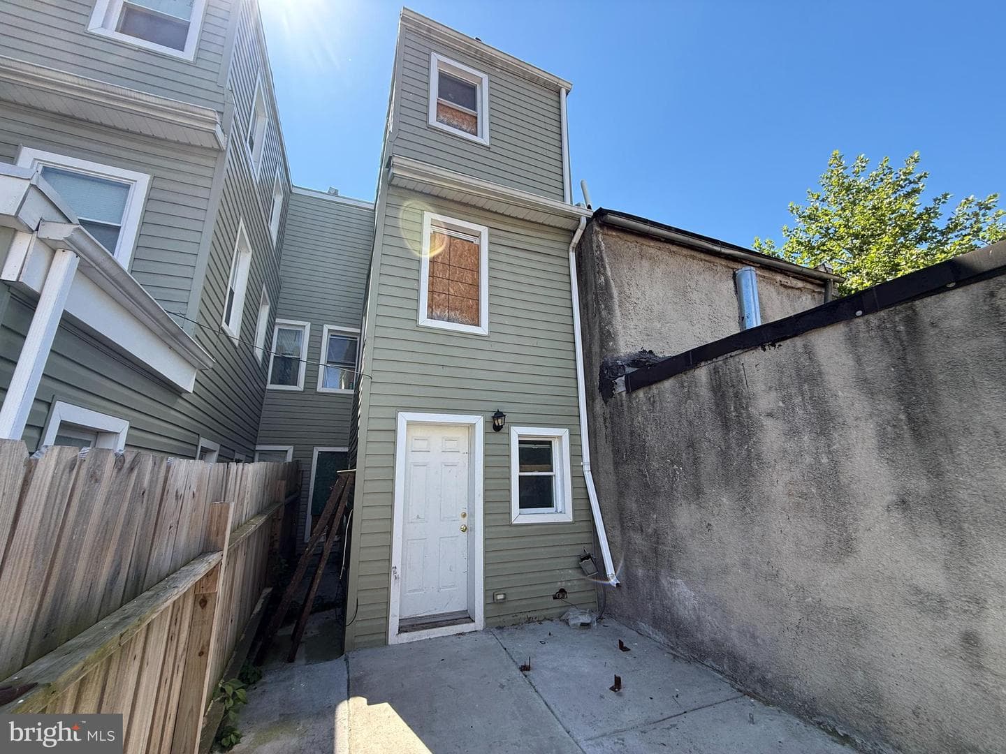 1217 Greenmount Avenue photo 9